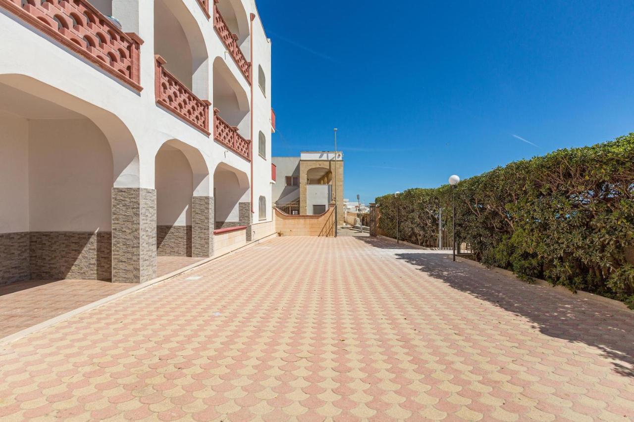 Residence Bellavista Torre Lapillo Exterior foto